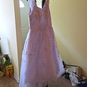 Unsized wedding dress